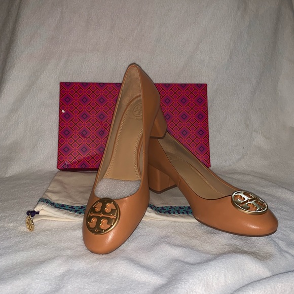 NEW Tory Burch Chelsea pumps - Picture 2 of 5